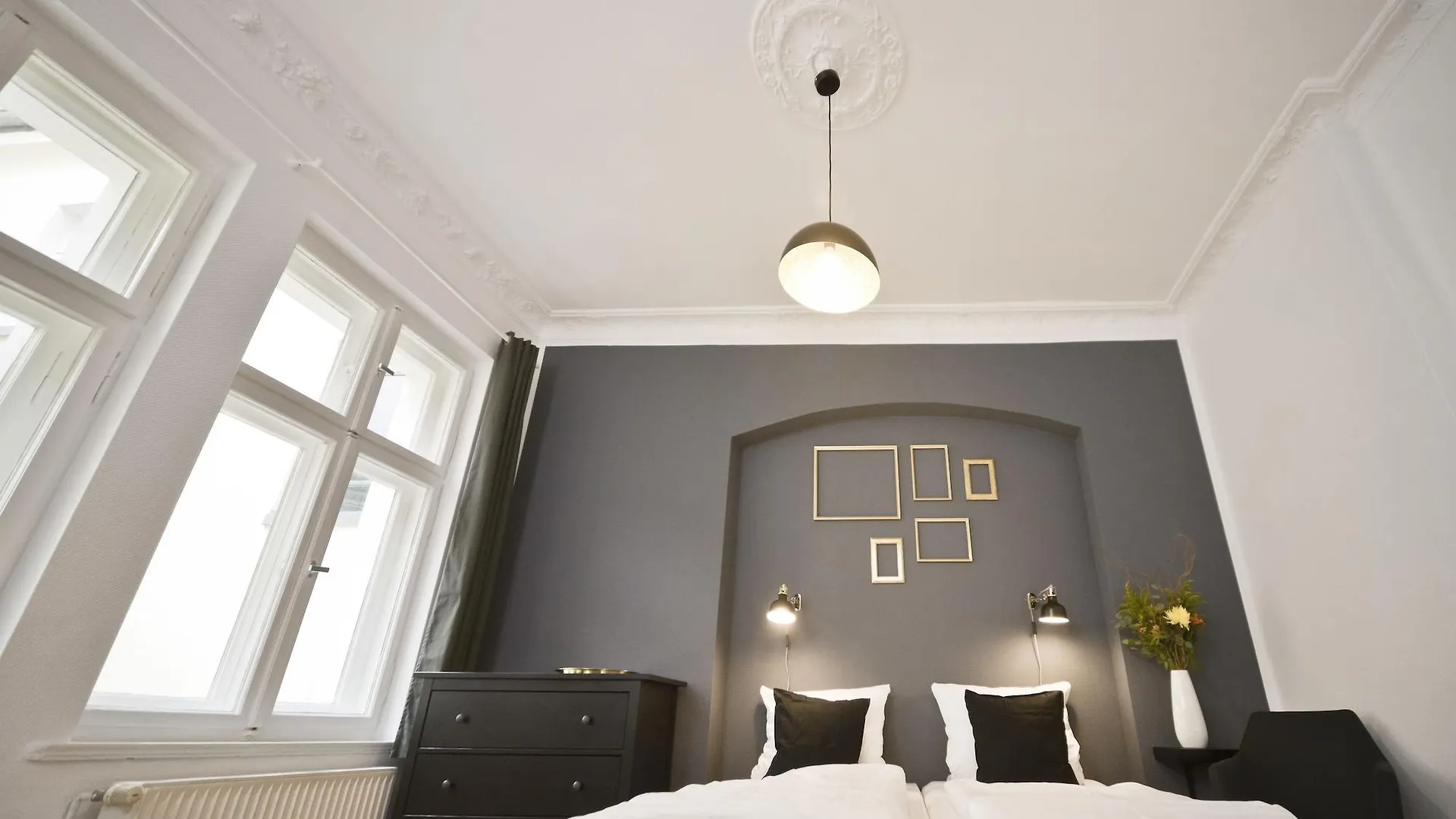 Old Town Apartments Zehdenicker Strasse Berlin Almanya