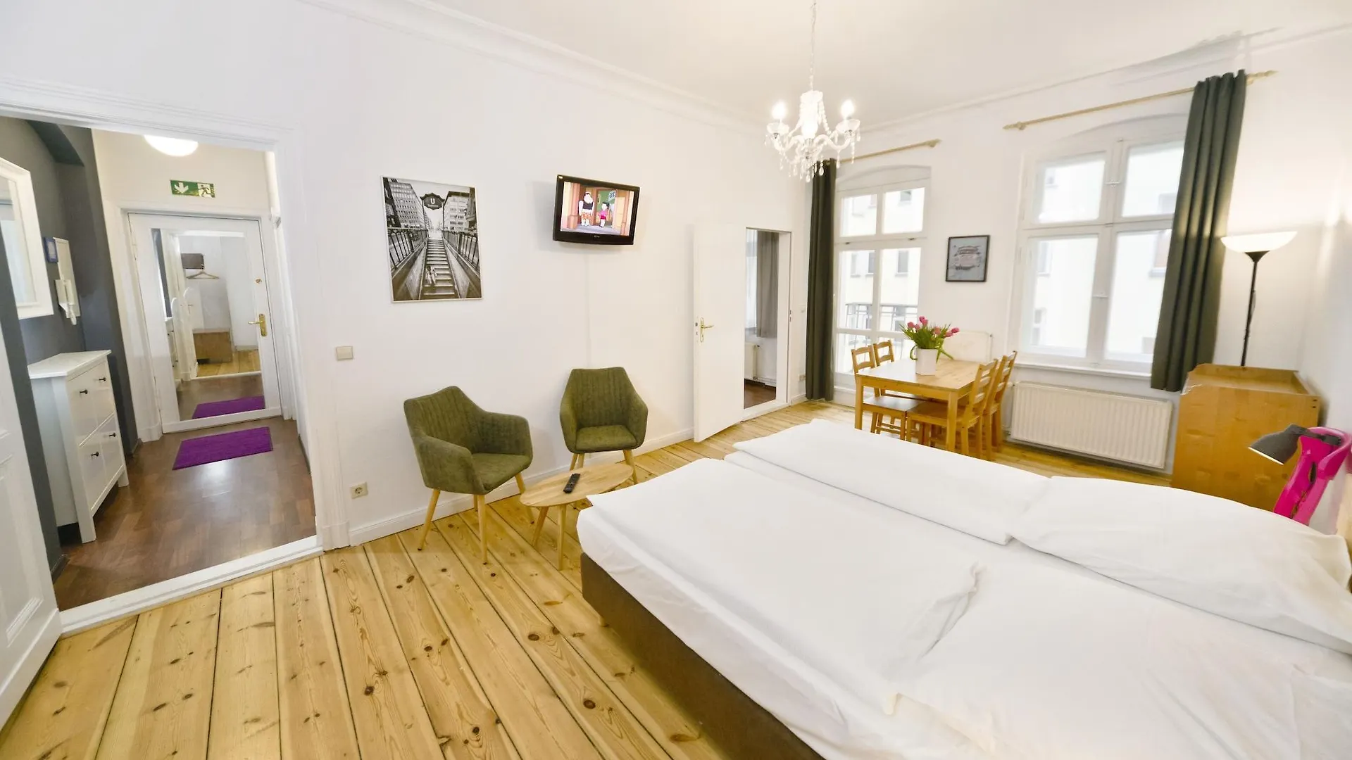 Old Town Apartments Zehdenicker Strasse contacts